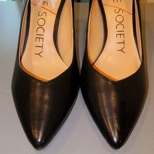 New Without Box Sole Society Black Leather  Pumps Size 7